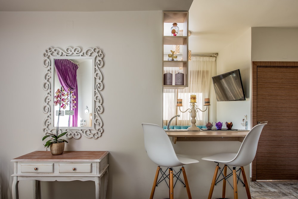 elimia suites and studios