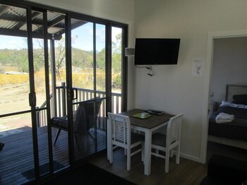 just red wines vineyard cabins
