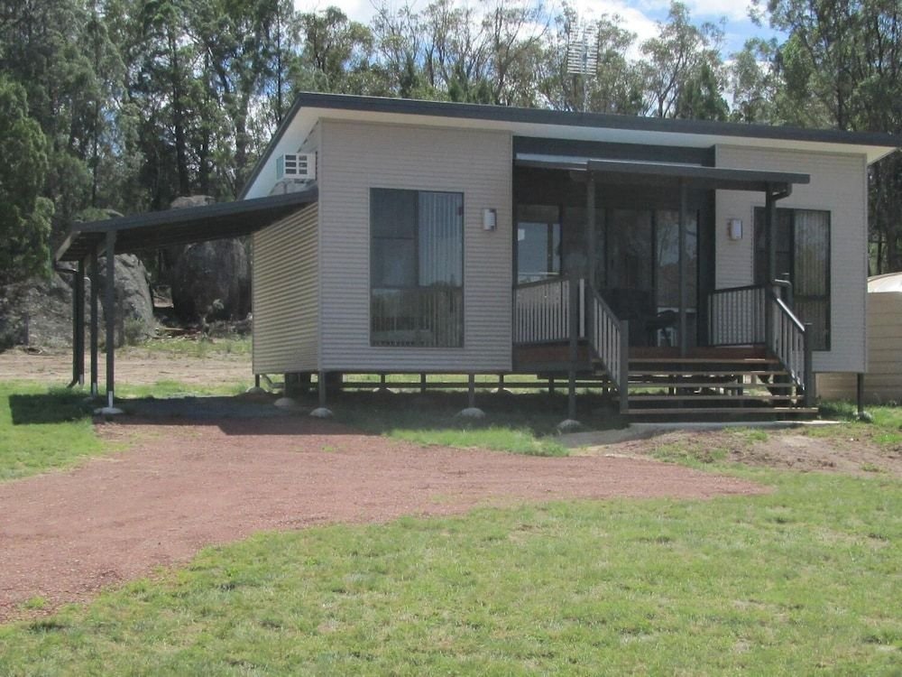 just red wines vineyard cabins