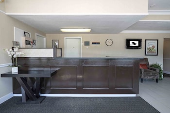 sandman inn blue river