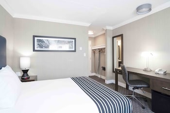 sandman inn blue river