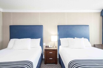 sandman inn blue river