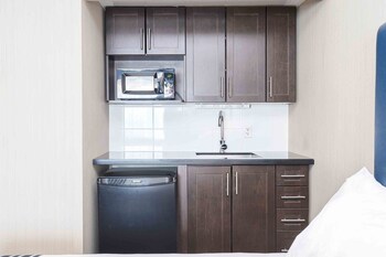 sandman inn blue river