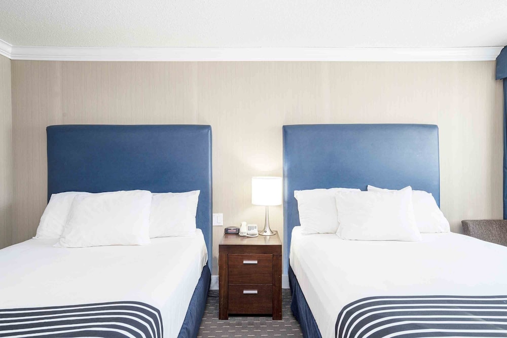 sandman inn blue river