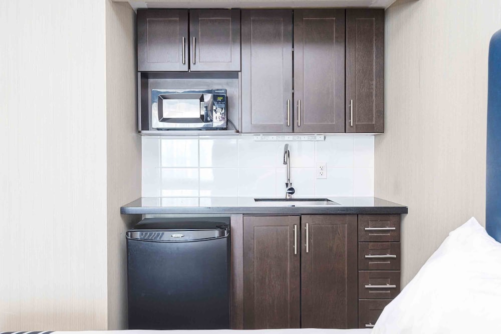 sandman inn blue river