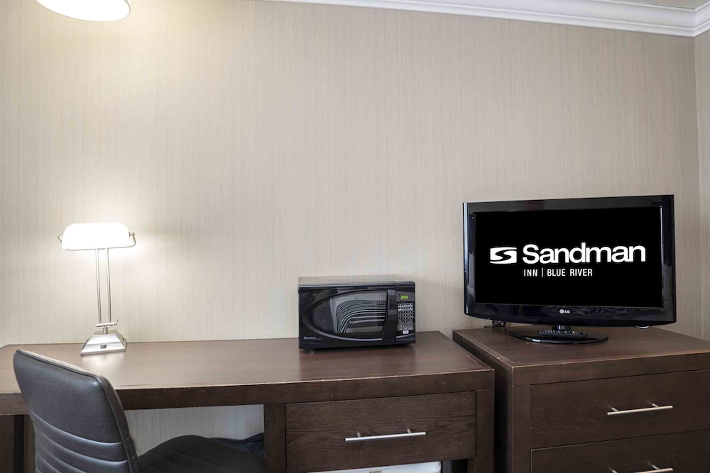 sandman inn blue river