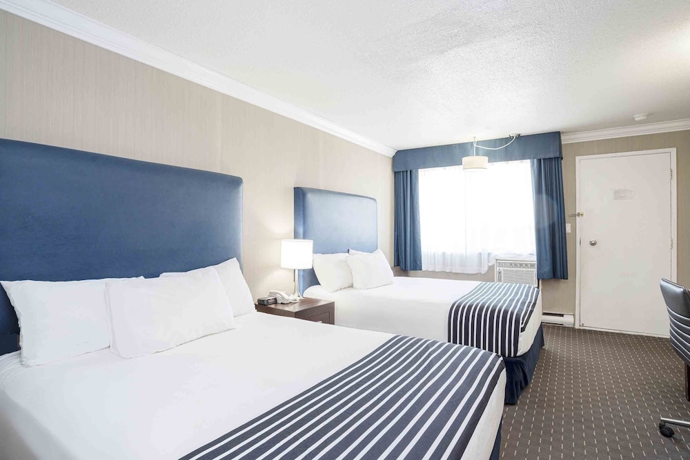 sandman inn blue river