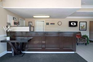 sandman inn blue river