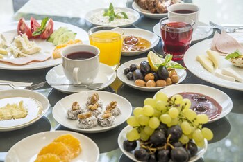 kunlun kensington hotel