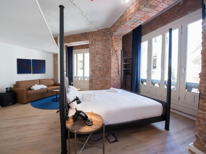 bluesock hostels madrid