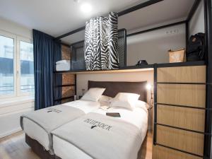 bluesock hostels madrid