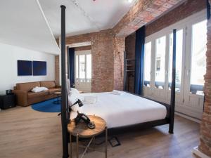 bluesock hostels madrid