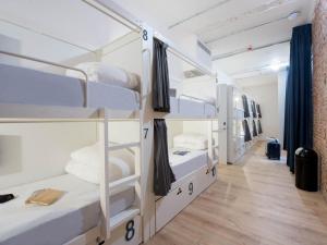 bluesock hostels madrid