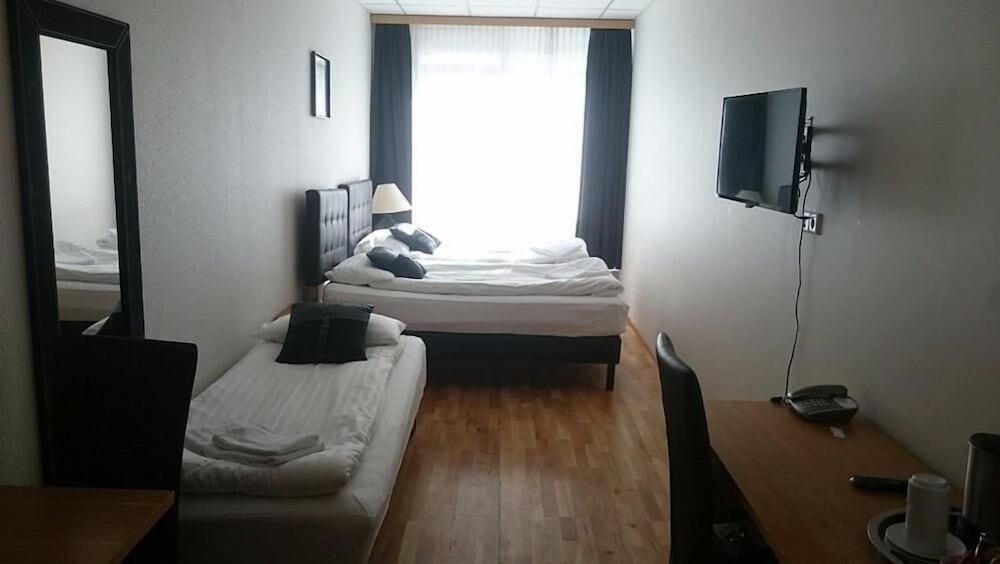 101 guesthouse hotel