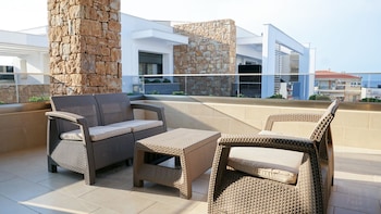 agnes deluxe hotel
