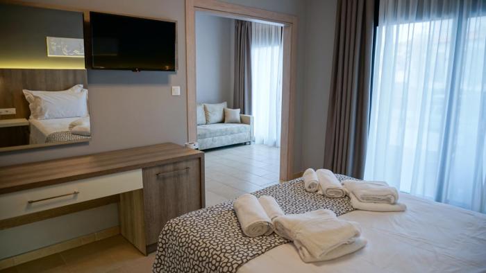 agnes deluxe hotel