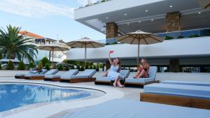 agnes deluxe hotel