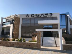 agnes deluxe hotel