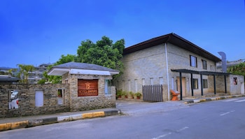 hotel barahi pokhara