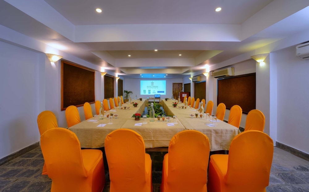 hotel barahi pokhara