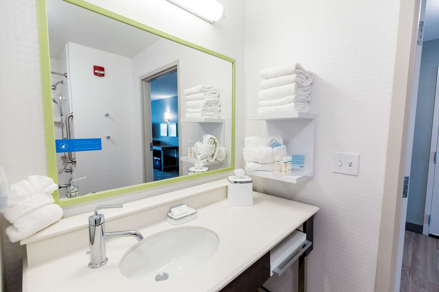 hampton inn bismarck