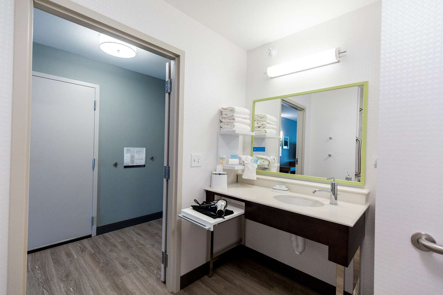 hampton inn bismarck
