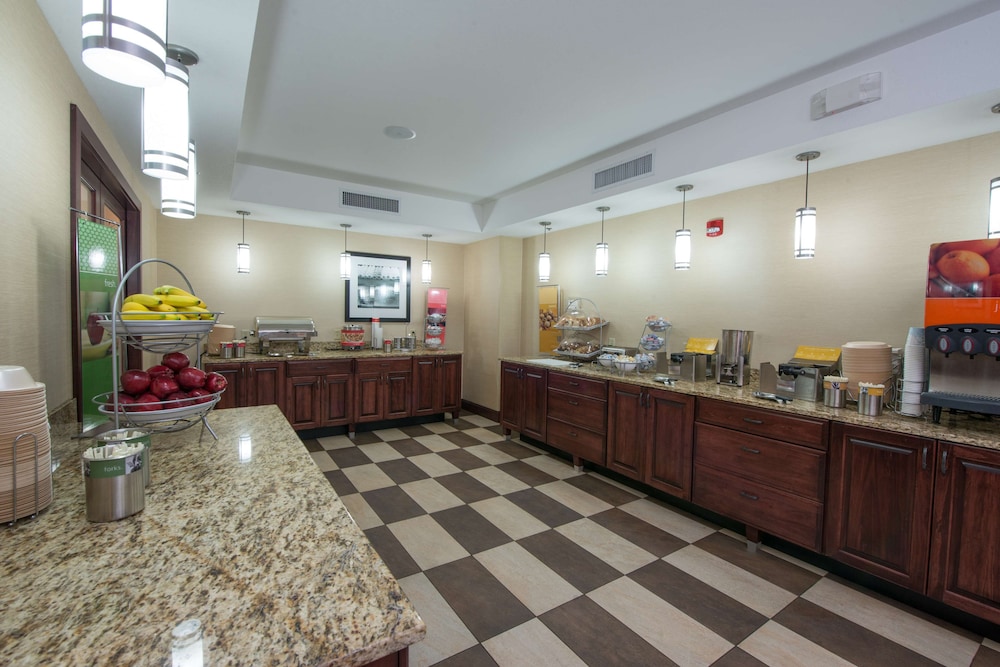 hampton inn bismarck