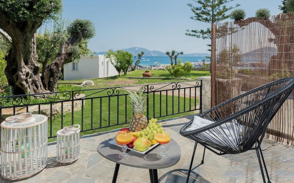 eptanisos beachfront suites zante