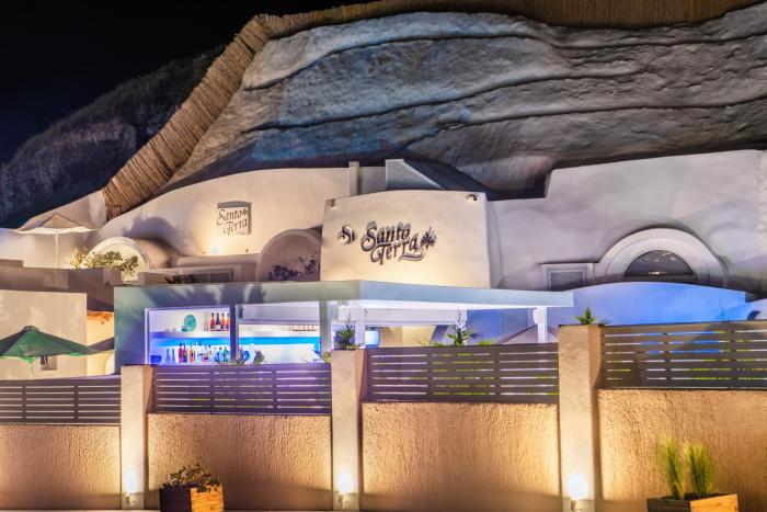 santoterra antigua suites