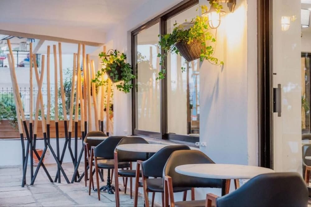 genesis hotel