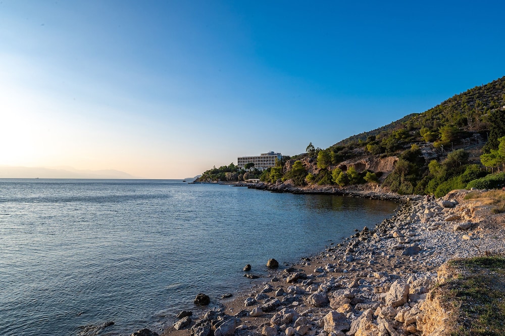 loutraki agioi theodoroi