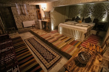 cappadocia ennar cave and swimming pool hot