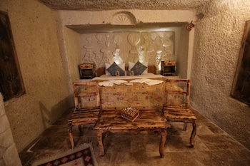 cappadocia ennar cave and swimming pool hot