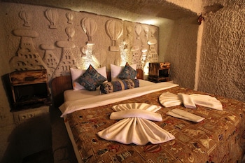 cappadocia ennar cave and swimming pool hot