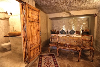 cappadocia ennar cave and swimming pool hot