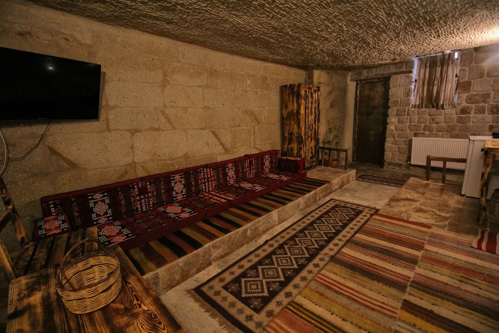 cappadocia ennar cave and swimming pool hot