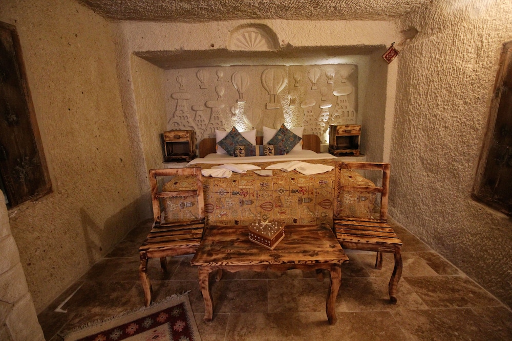 cappadocia ennar cave and swimming pool hot