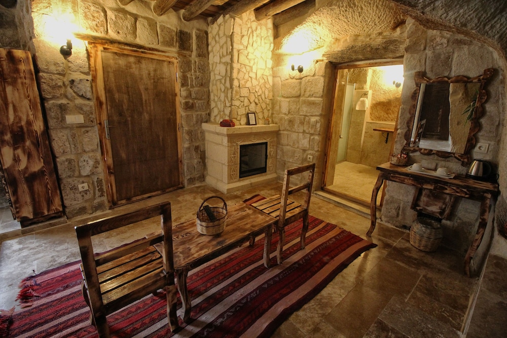 cappadocia ennar cave and swimming pool hot