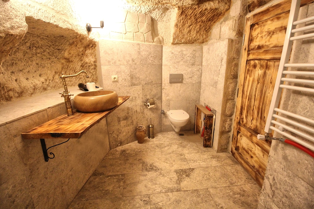 cappadocia ennar cave and swimming pool hot