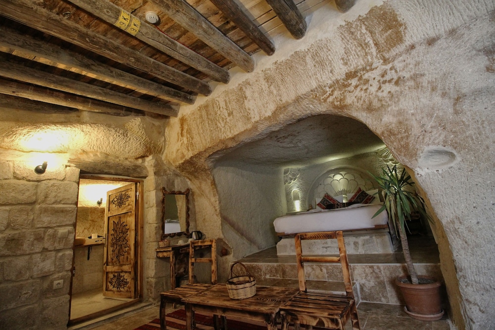 cappadocia ennar cave and swimming pool hot