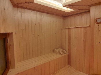 cappadocia ennar cave and swimming pool hot