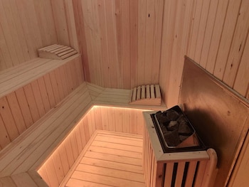 cappadocia ennar cave and swimming pool hot