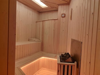 cappadocia ennar cave and swimming pool hot