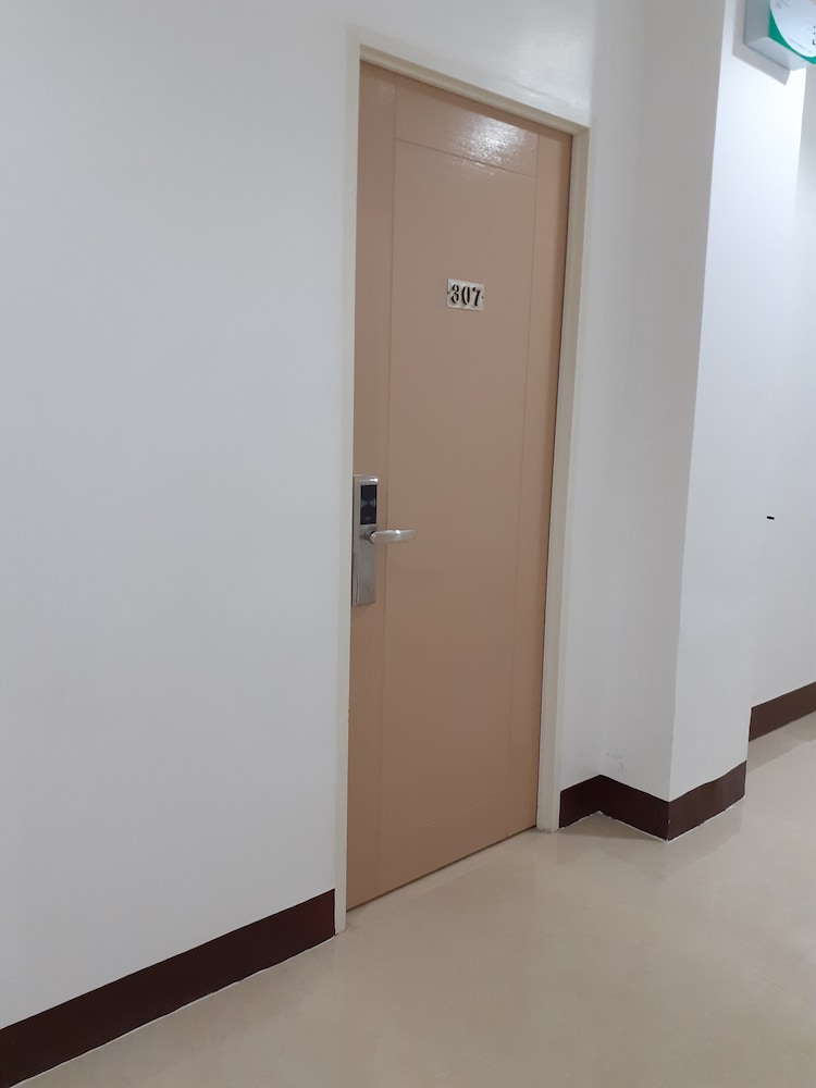 meaco royal hotel ilagan