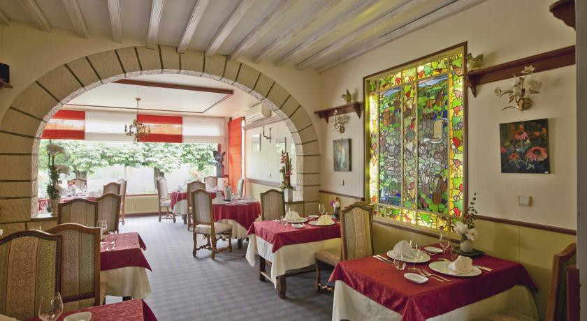 Logis Hotel Restaurant Le Coq Hardi,,3 star