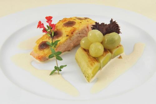 logis hotel restaurant le coq hardi