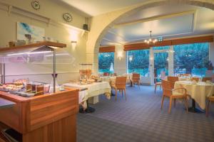 logis hotel restaurant le coq hardi