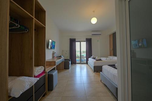 hotel esmerald ksamil