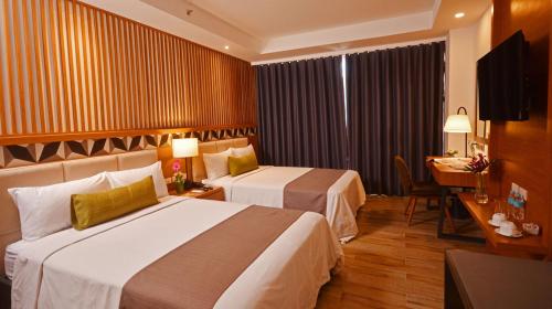 the crown residences at harbour springs