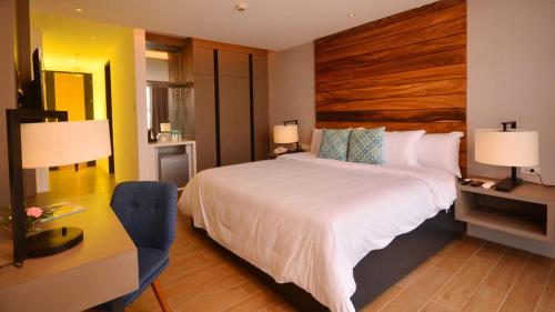 the crown residences at harbour springs